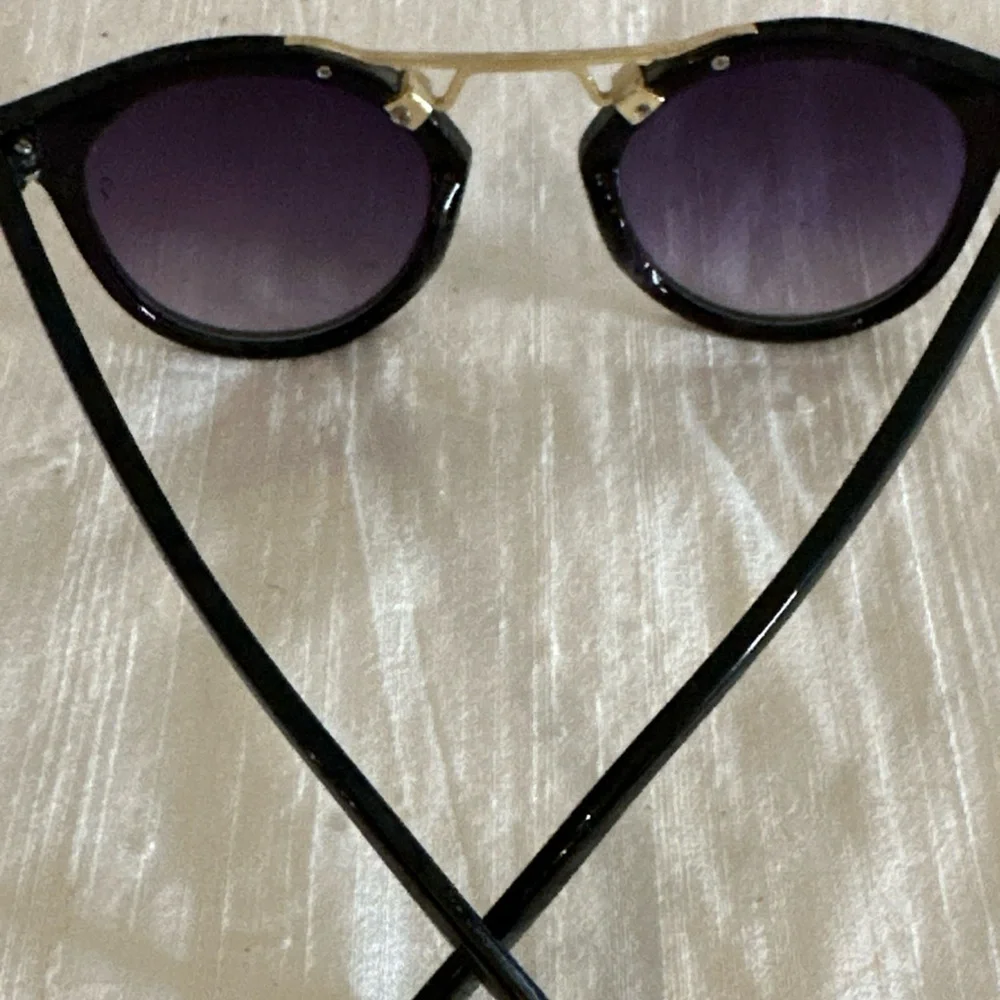 Vintage Dior  Black Sunglasses with Gold Accents - Picture 6 of 9